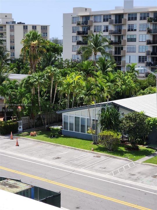 На продажу: $595,000 (2 спален, 2 ванн, 1555 Квадратных фут)