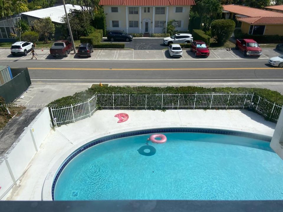 На продажу: $595,000 (2 спален, 2 ванн, 1555 Квадратных фут)