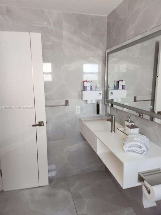 На продажу: $595,000 (2 спален, 2 ванн, 1555 Квадратных фут)