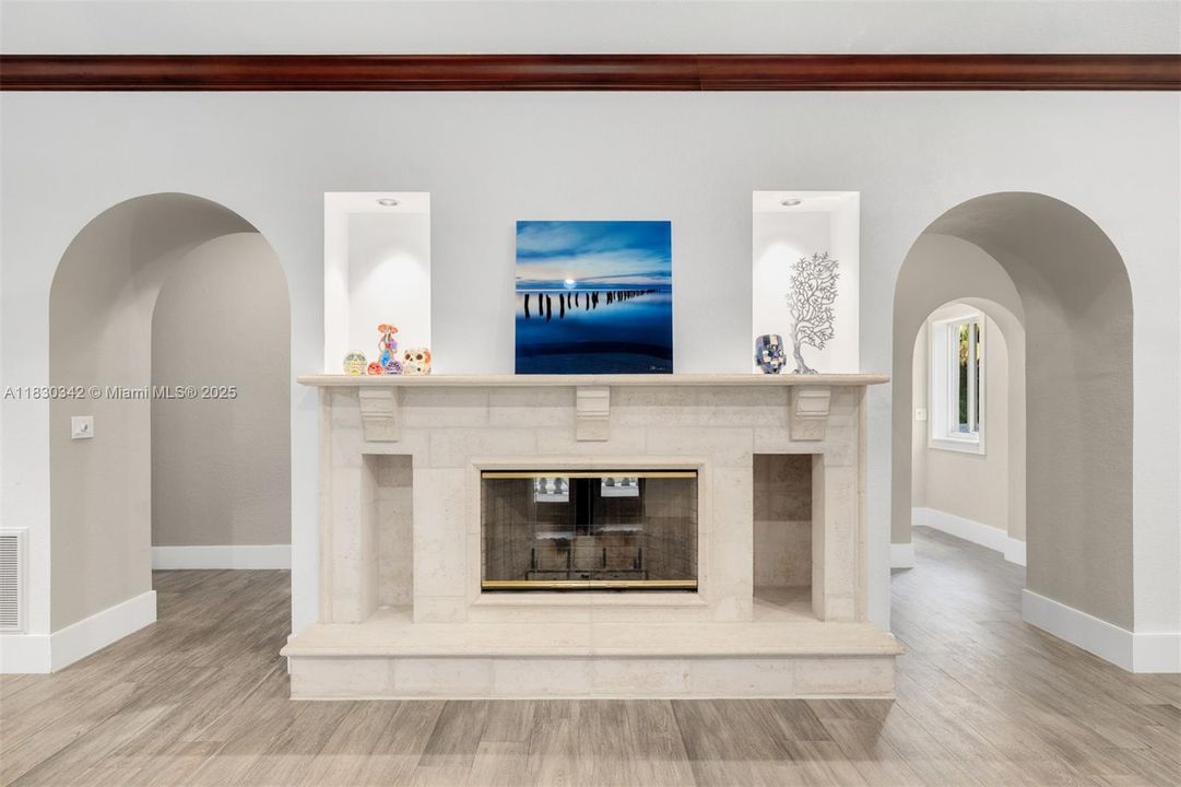 最近售出: $3,995,000 (6 贝兹, 5 浴室, 5207 平方英尺)