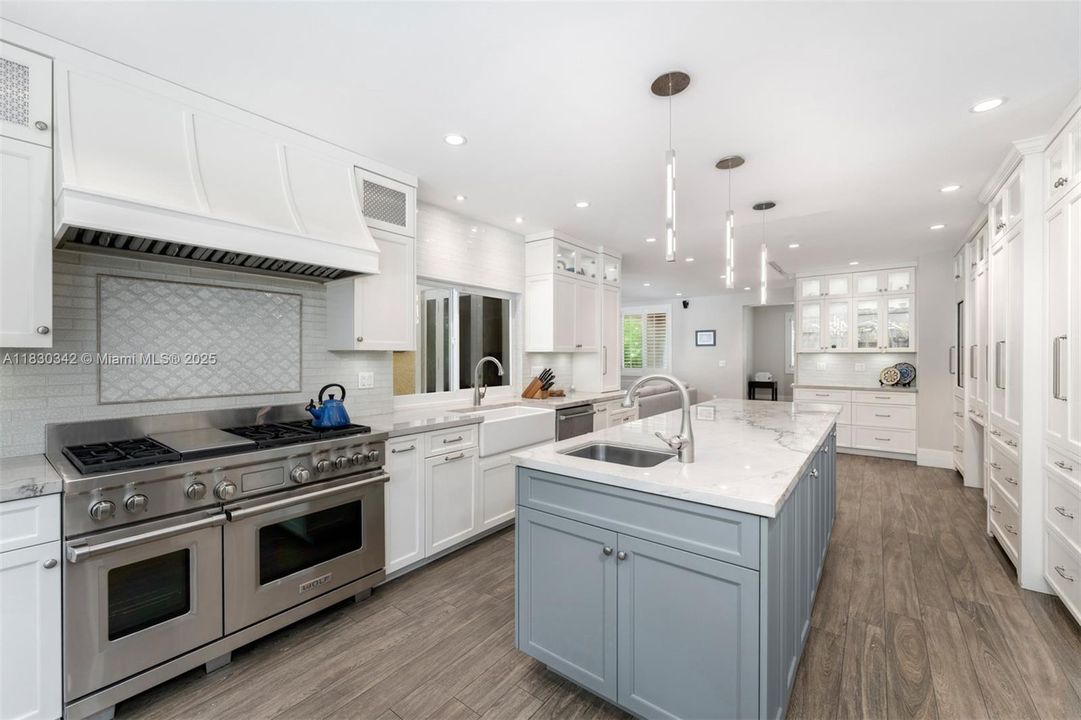 最近售出: $3,995,000 (6 贝兹, 5 浴室, 5207 平方英尺)