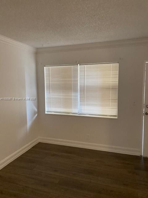 For Sale: $133,000 (1 beds, 1 baths, 640 Square Feet)