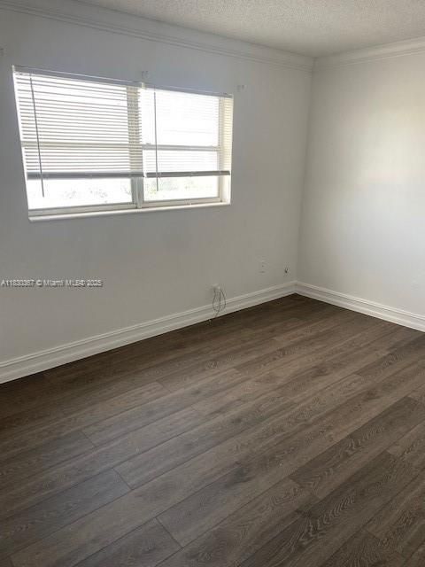 For Sale: $133,000 (1 beds, 1 baths, 640 Square Feet)