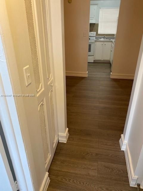 For Sale: $133,000 (1 beds, 1 baths, 640 Square Feet)