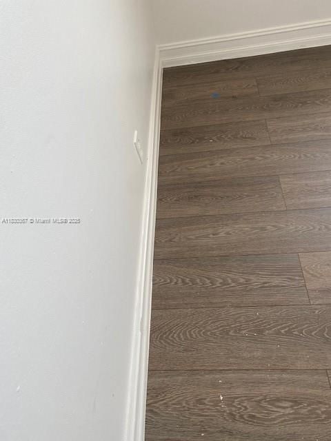 For Sale: $133,000 (1 beds, 1 baths, 640 Square Feet)