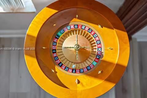 This roulette table clock said, “Why just tell time when you can do it in style and suspense?”