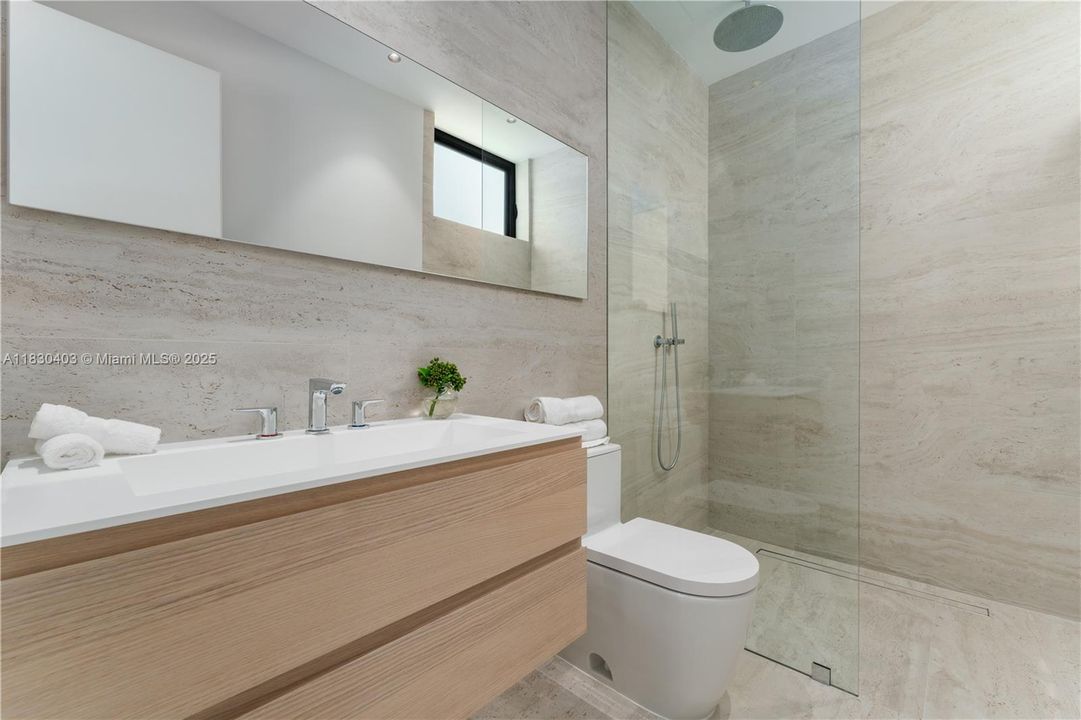 En Venta: $19,995,000 (6 camas, 7 baños, 6347 Pies cuadrados)