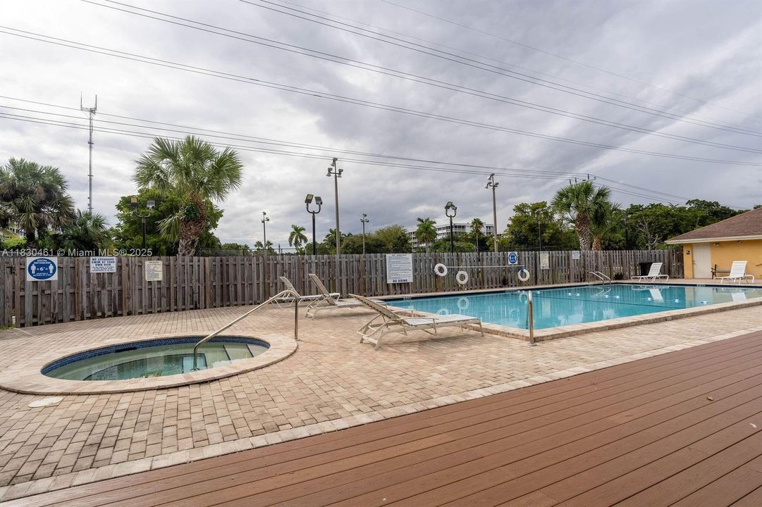 Active With Contract: $243,000 (3 beds, 2 baths, 1348 Square Feet)
