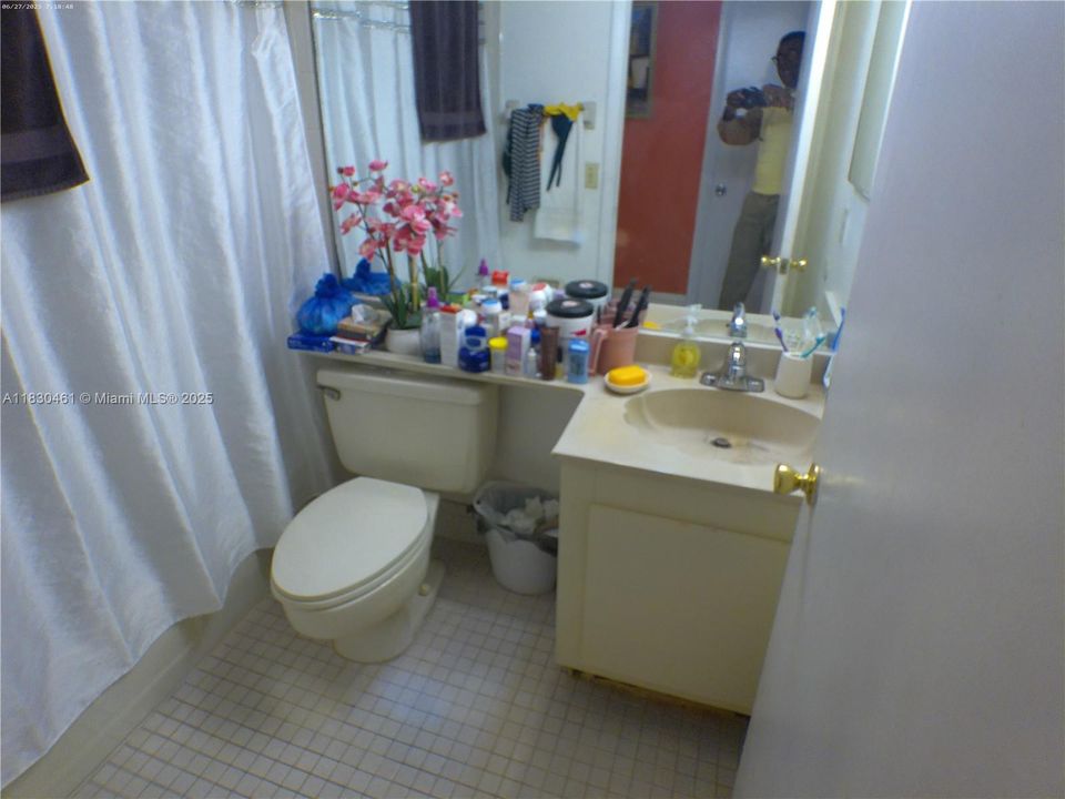 Active With Contract: $243,000 (3 beds, 2 baths, 1348 Square Feet)