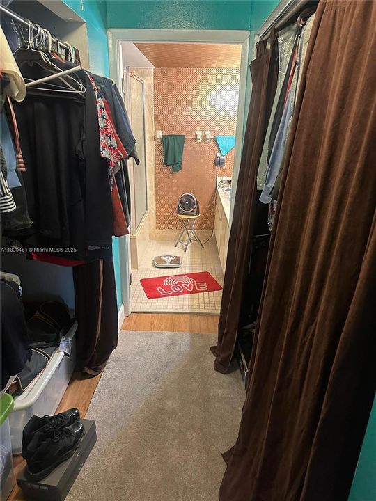 Active With Contract: $243,000 (3 beds, 2 baths, 1348 Square Feet)