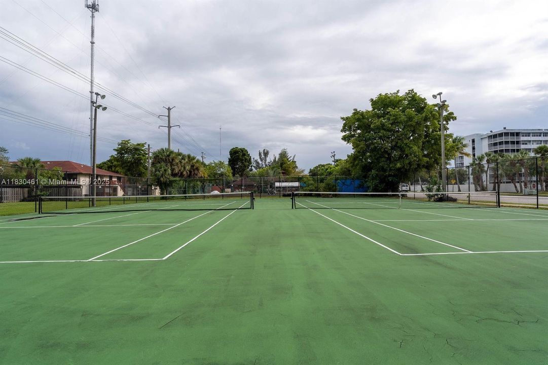 Active With Contract: $243,000 (3 beds, 2 baths, 1348 Square Feet)