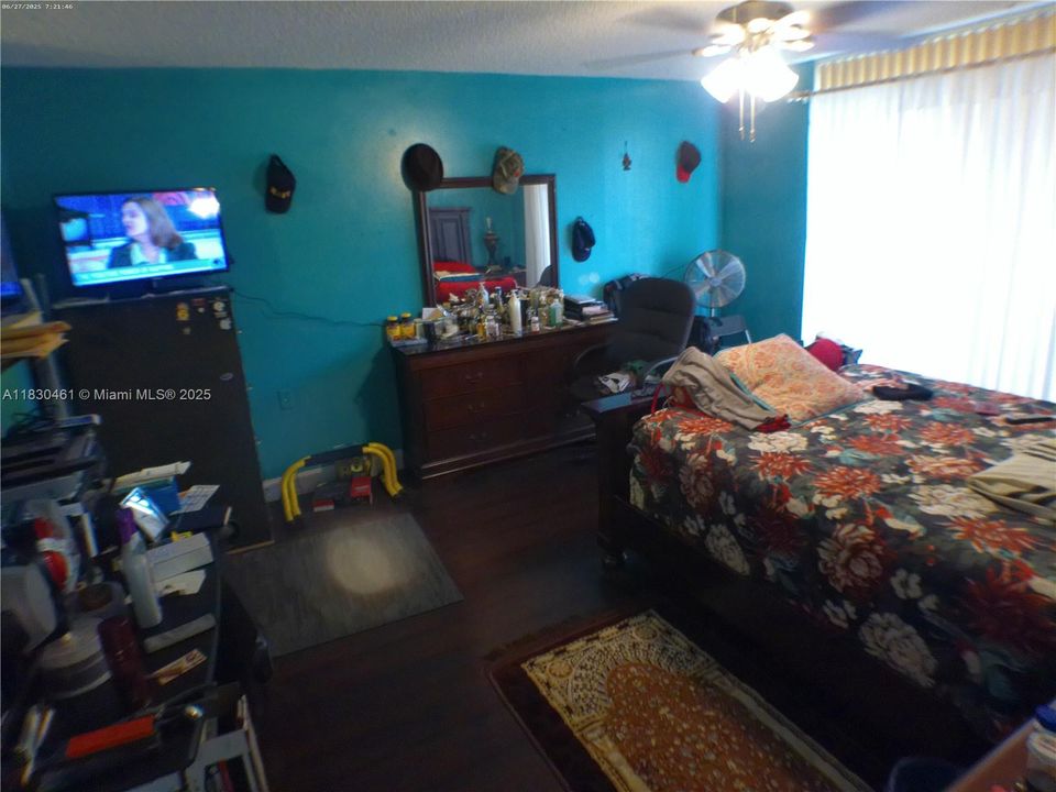 Active With Contract: $243,000 (3 beds, 2 baths, 1348 Square Feet)