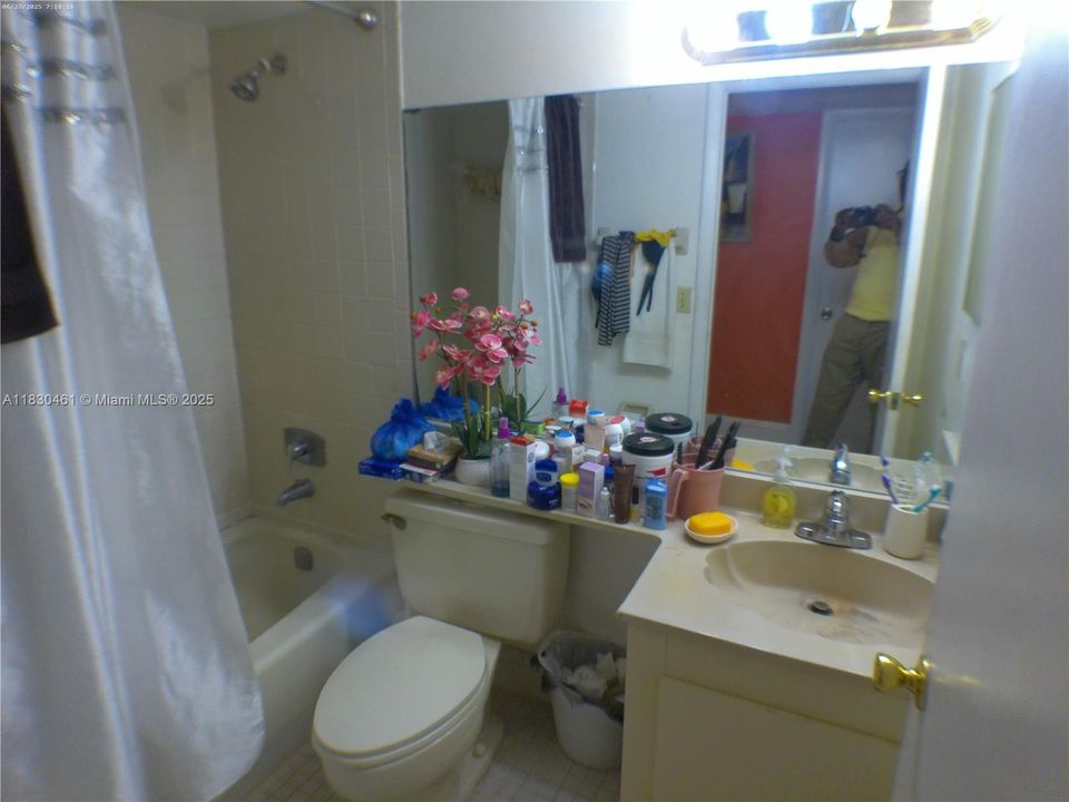 Active With Contract: $243,000 (3 beds, 2 baths, 1348 Square Feet)