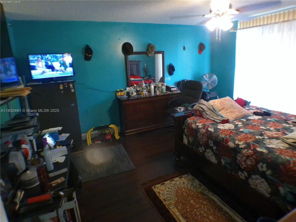 Active With Contract: $243,000 (3 beds, 2 baths, 1348 Square Feet)