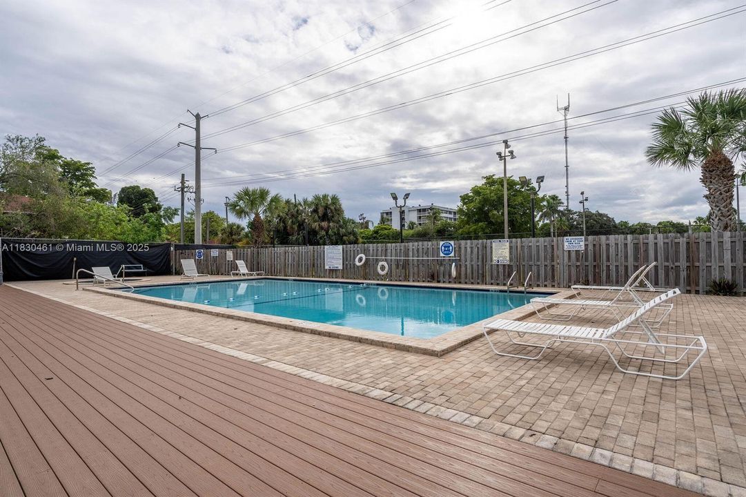 Active With Contract: $243,000 (3 beds, 2 baths, 1348 Square Feet)