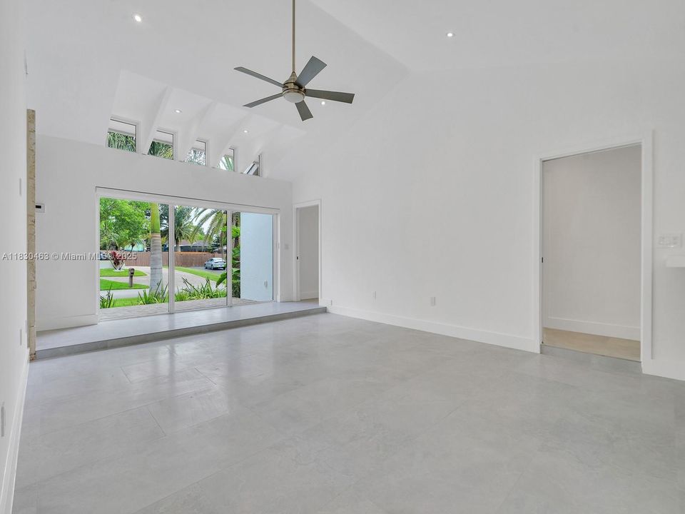 For Sale: $1,545,000 (5 beds, 3 baths, 2965 Square Feet)
