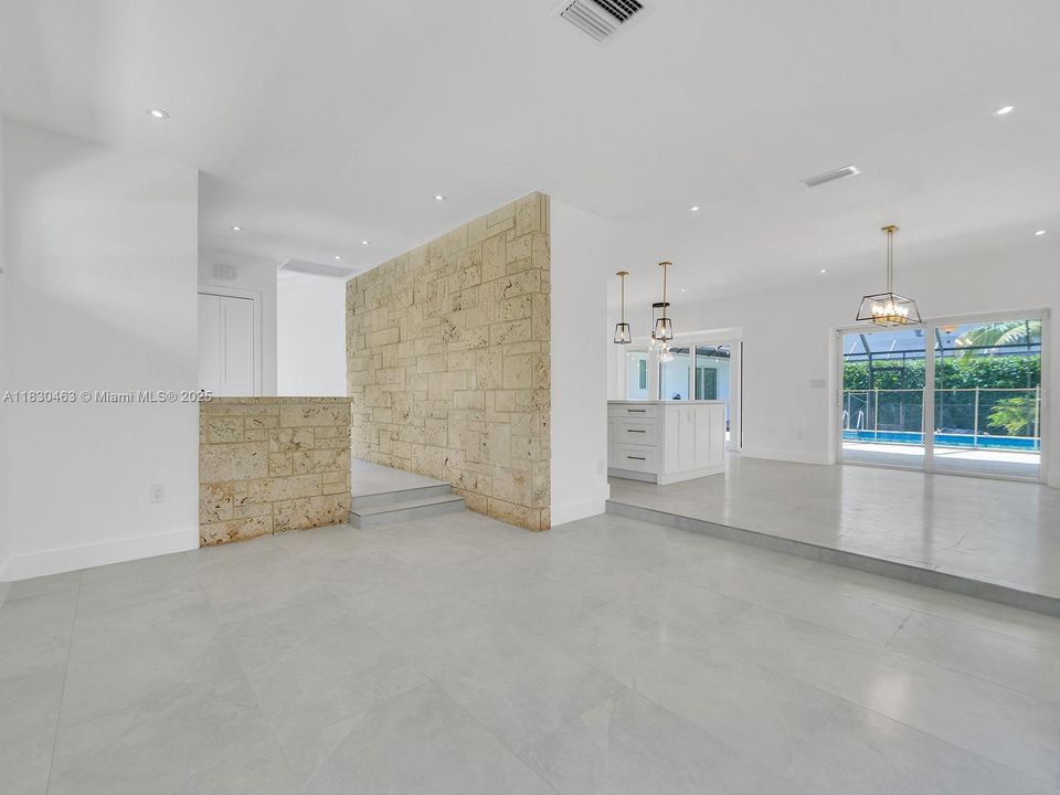 For Sale: $1,545,000 (5 beds, 3 baths, 2965 Square Feet)