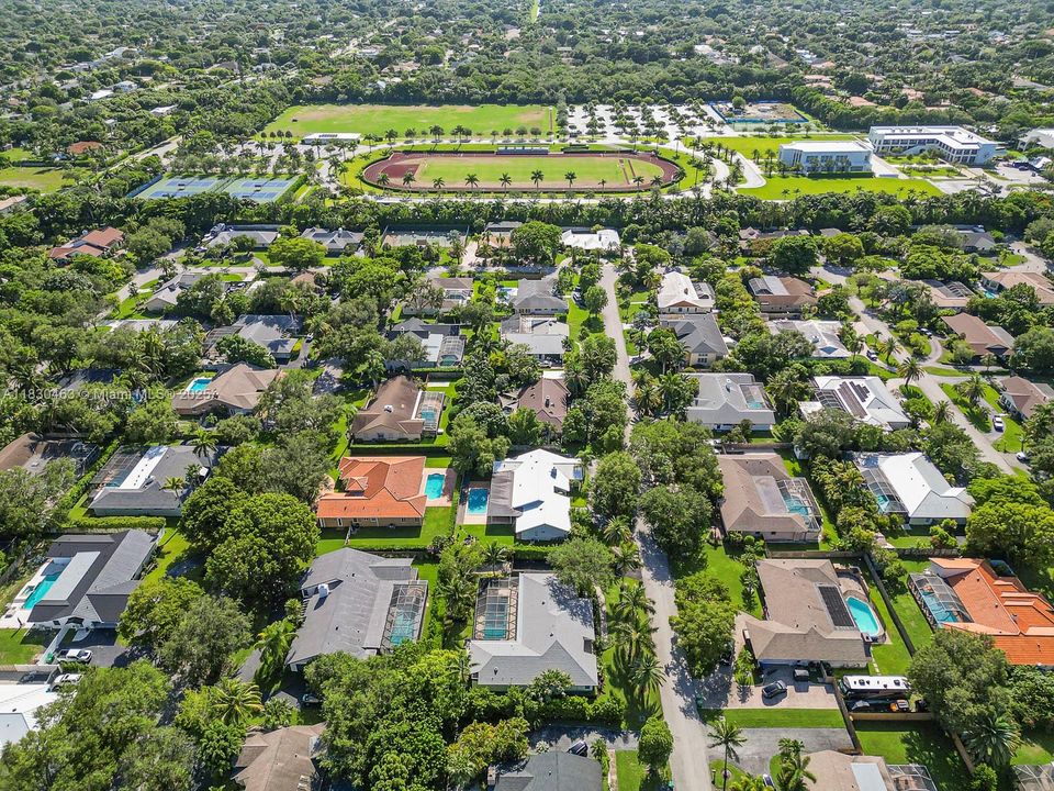 For Sale: $1,545,000 (5 beds, 3 baths, 2965 Square Feet)