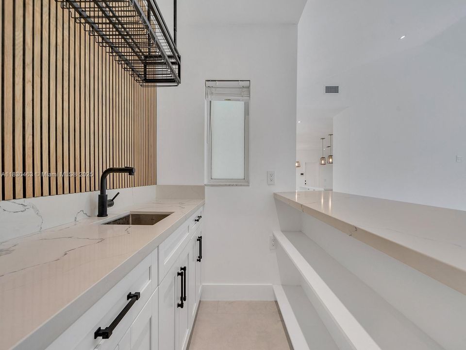 For Sale: $1,545,000 (5 beds, 3 baths, 2965 Square Feet)
