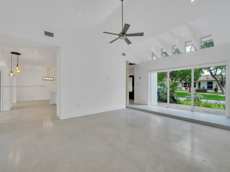 For Sale: $1,545,000 (5 beds, 3 baths, 2965 Square Feet)