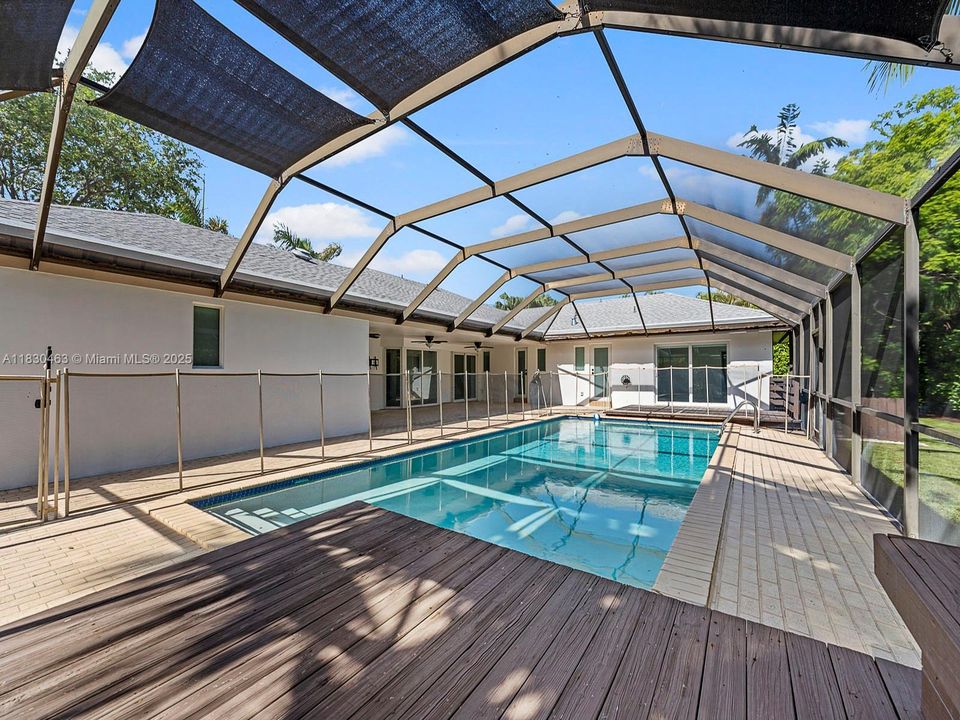 For Sale: $1,545,000 (5 beds, 3 baths, 2965 Square Feet)