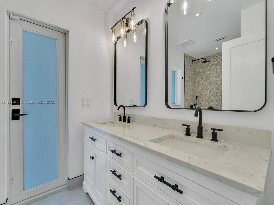 For Sale: $1,545,000 (5 beds, 3 baths, 2965 Square Feet)