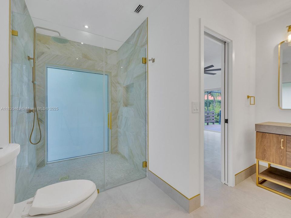 For Sale: $1,545,000 (5 beds, 3 baths, 2965 Square Feet)