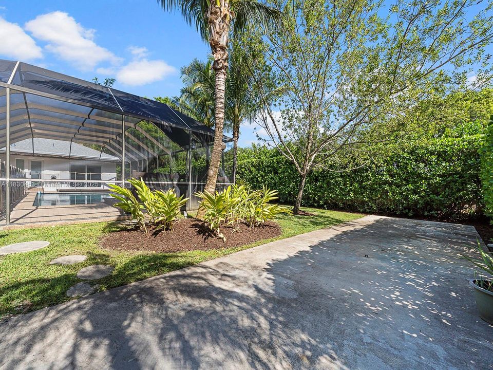 For Sale: $1,545,000 (5 beds, 3 baths, 2965 Square Feet)