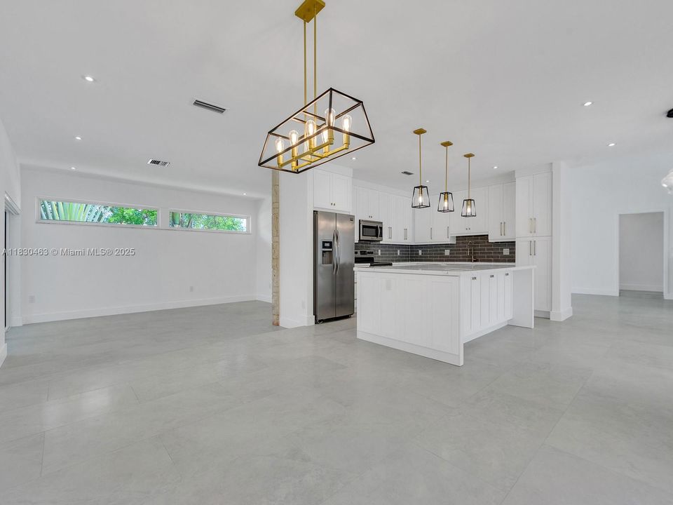 For Sale: $1,545,000 (5 beds, 3 baths, 2965 Square Feet)