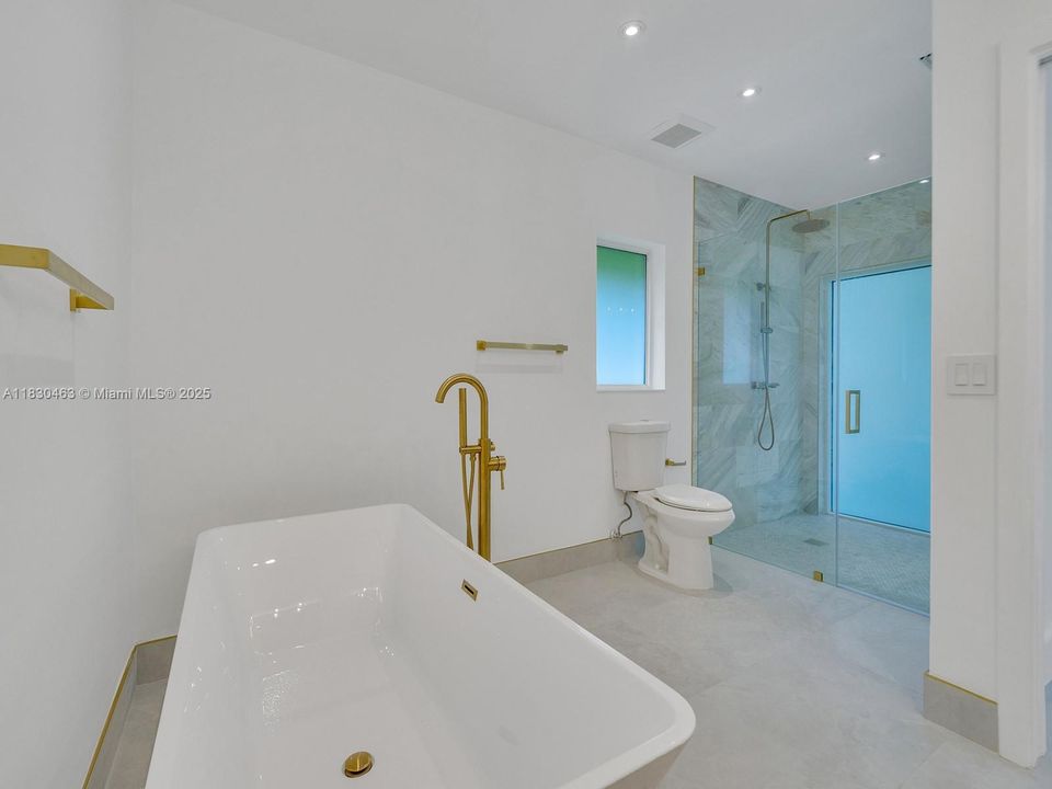 For Sale: $1,545,000 (5 beds, 3 baths, 2965 Square Feet)