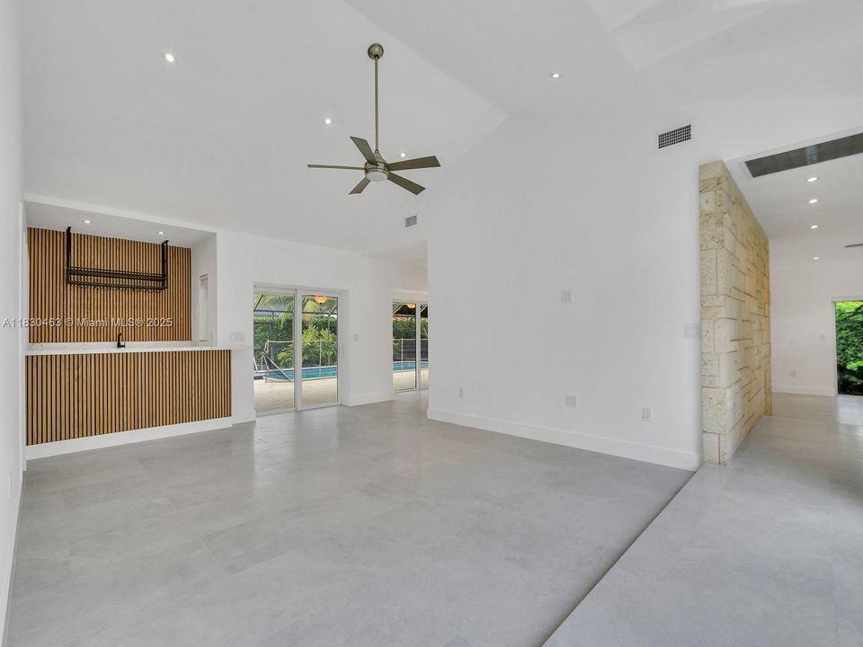 For Sale: $1,545,000 (5 beds, 3 baths, 2965 Square Feet)