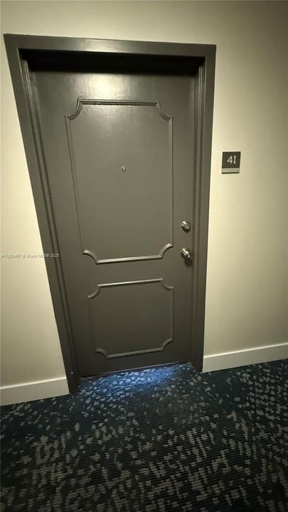 待售: $295,000 (1 贝兹, 1 浴室, 1053 平方英尺)