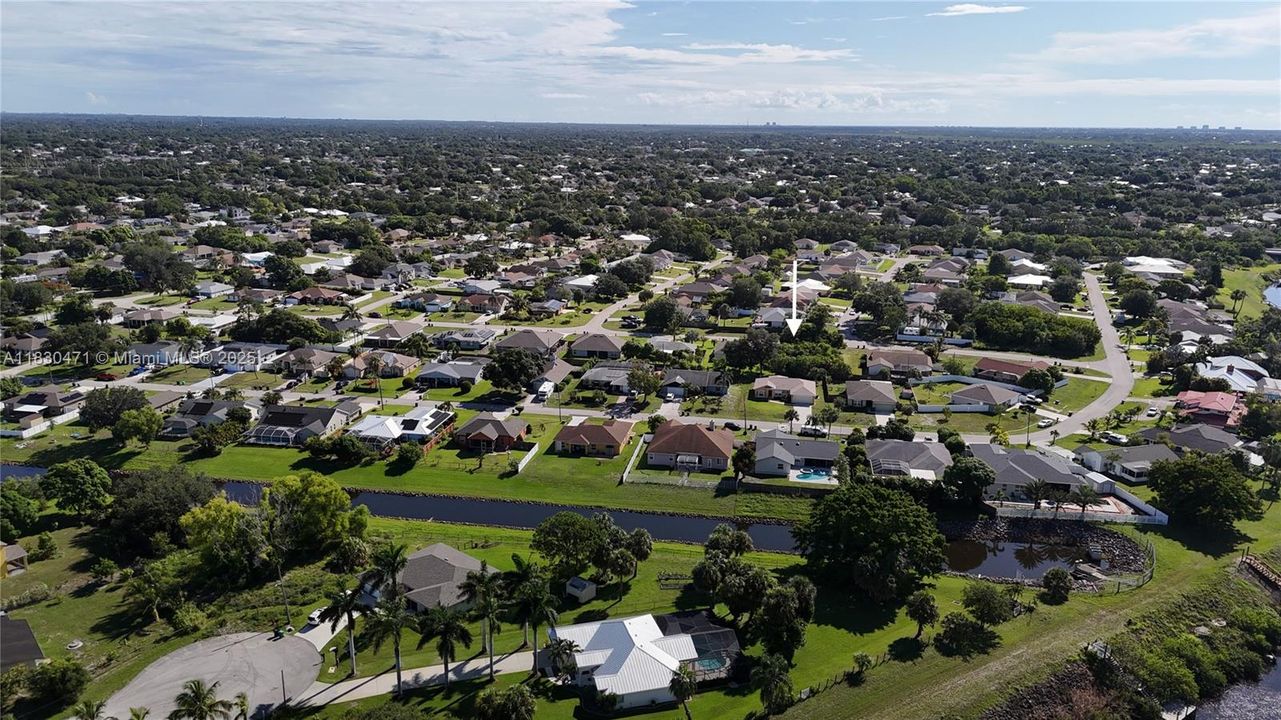 На продажу: $165,000 (0.23 acres)