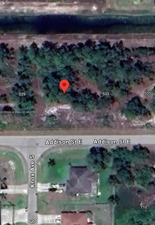 На продажу: $28,600 (0.24 acres)