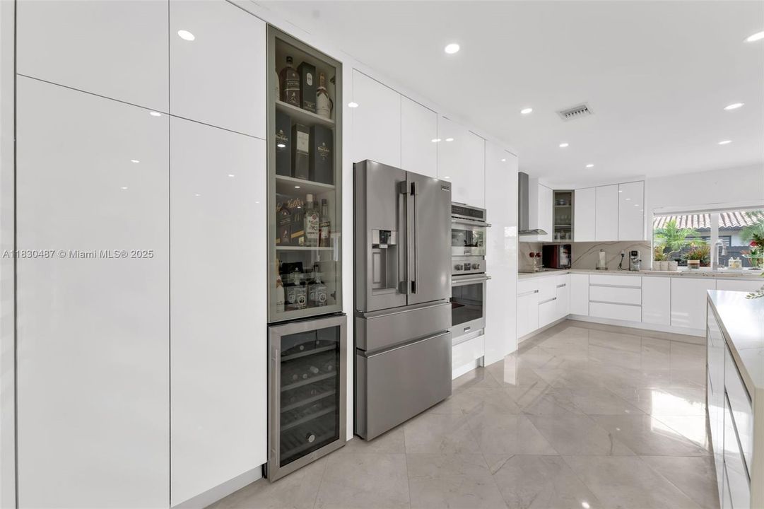 На продажу: $889,900 (3 спален, 2 ванн, 1307 Квадратных фут)