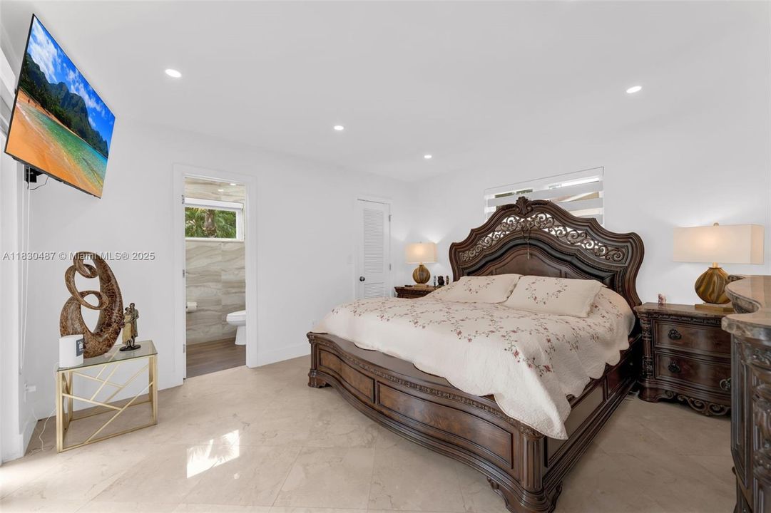 На продажу: $889,900 (3 спален, 2 ванн, 1307 Квадратных фут)