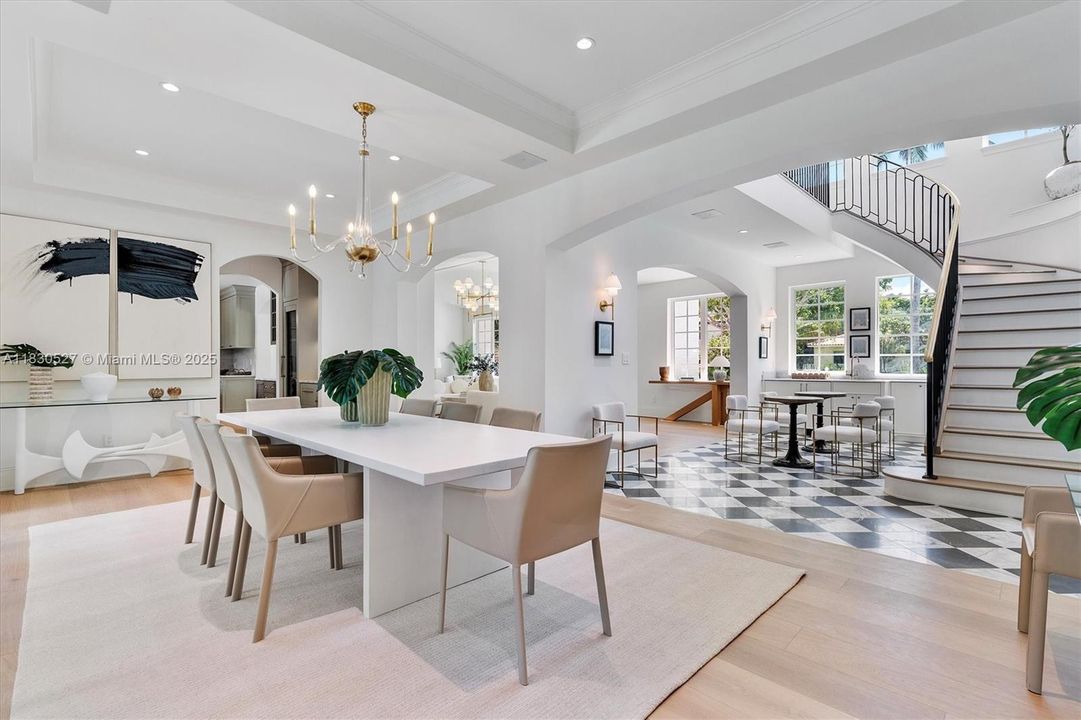 Activo con contrato: $5,995,000 (5 camas, 5 baños, 5119 Pies cuadrados)