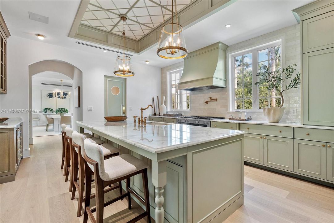 Activo con contrato: $5,995,000 (5 camas, 5 baños, 5119 Pies cuadrados)