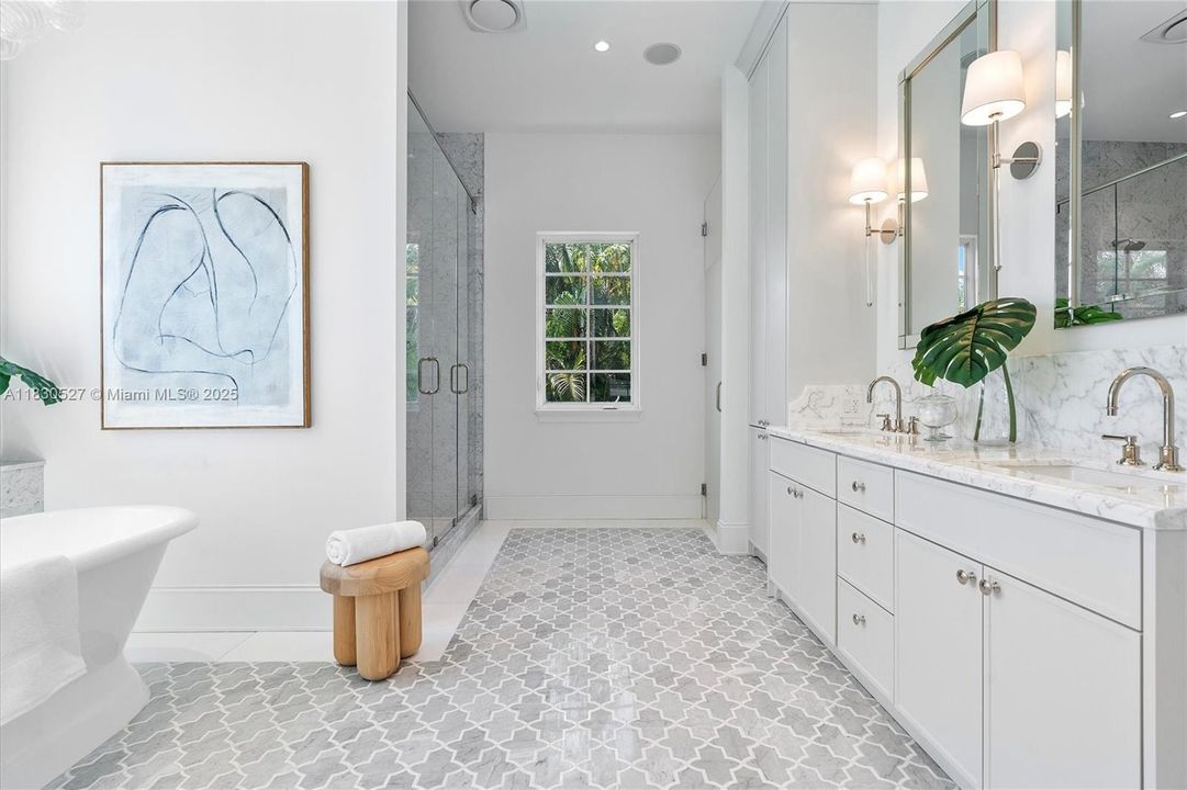 Activo con contrato: $5,995,000 (5 camas, 5 baños, 5119 Pies cuadrados)