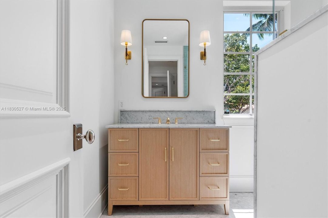 Activo con contrato: $5,995,000 (5 camas, 5 baños, 5119 Pies cuadrados)