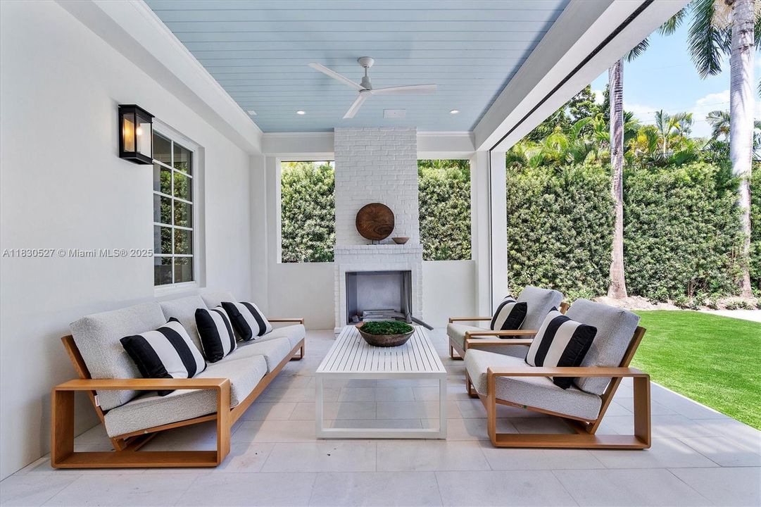 Activo con contrato: $5,995,000 (5 camas, 5 baños, 5119 Pies cuadrados)