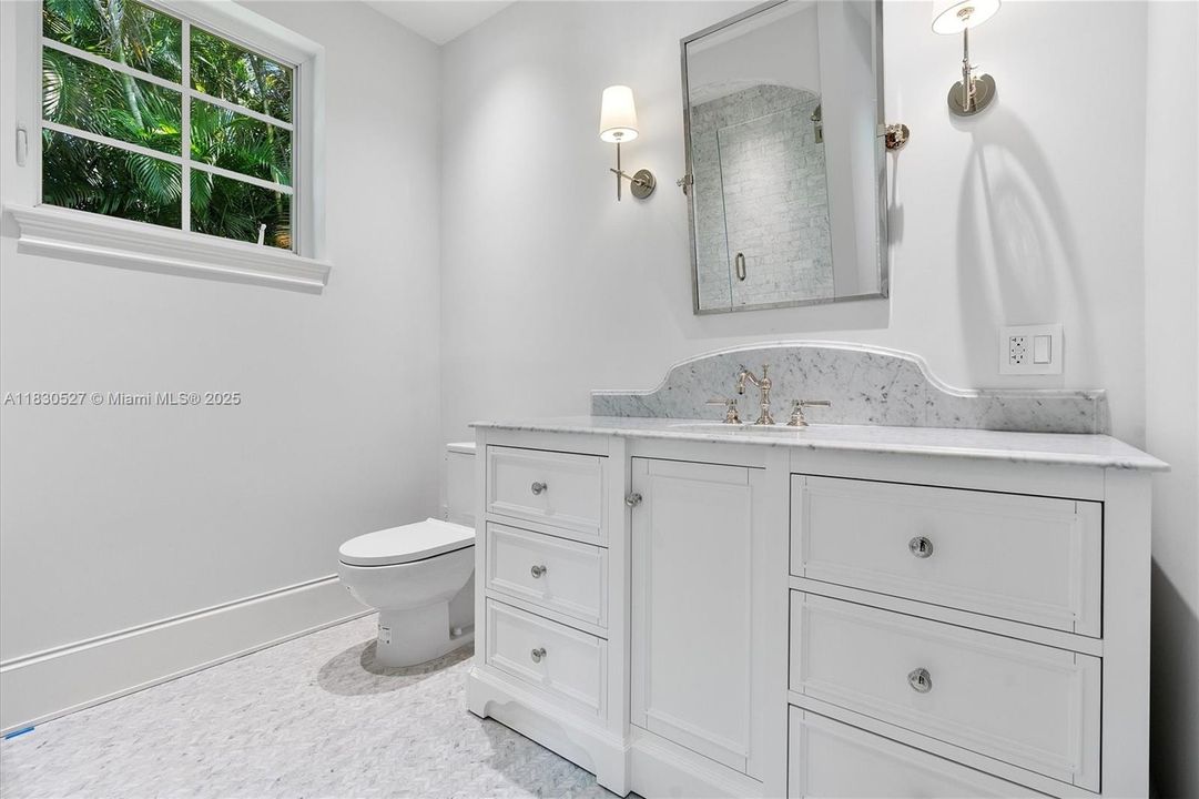 Activo con contrato: $5,995,000 (5 camas, 5 baños, 5119 Pies cuadrados)