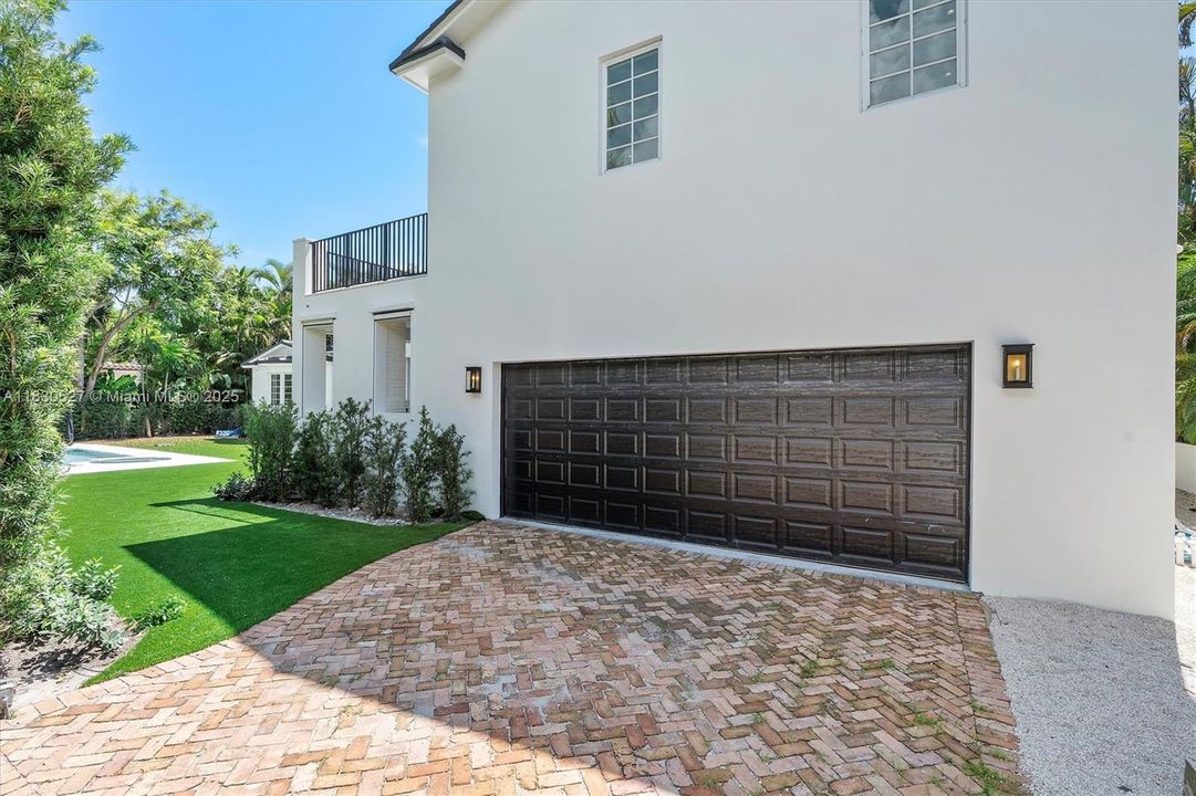 Activo con contrato: $5,995,000 (5 camas, 5 baños, 5119 Pies cuadrados)