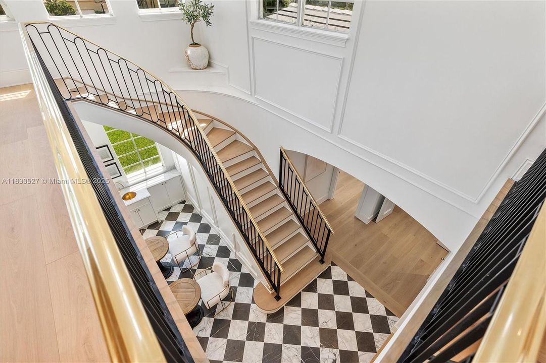 Activo con contrato: $5,995,000 (5 camas, 5 baños, 5119 Pies cuadrados)