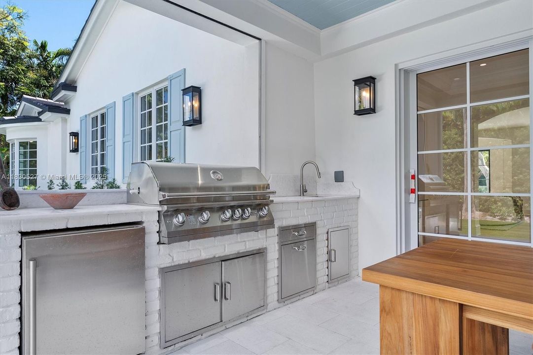 Activo con contrato: $5,995,000 (5 camas, 5 baños, 5119 Pies cuadrados)