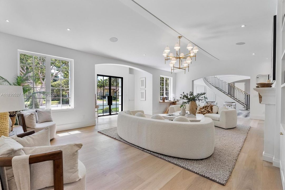 Activo con contrato: $5,995,000 (5 camas, 5 baños, 5119 Pies cuadrados)