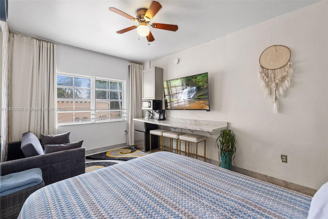 На продажу: $187,000 (0 спален, 1 ванн, 270 Квадратных фут)