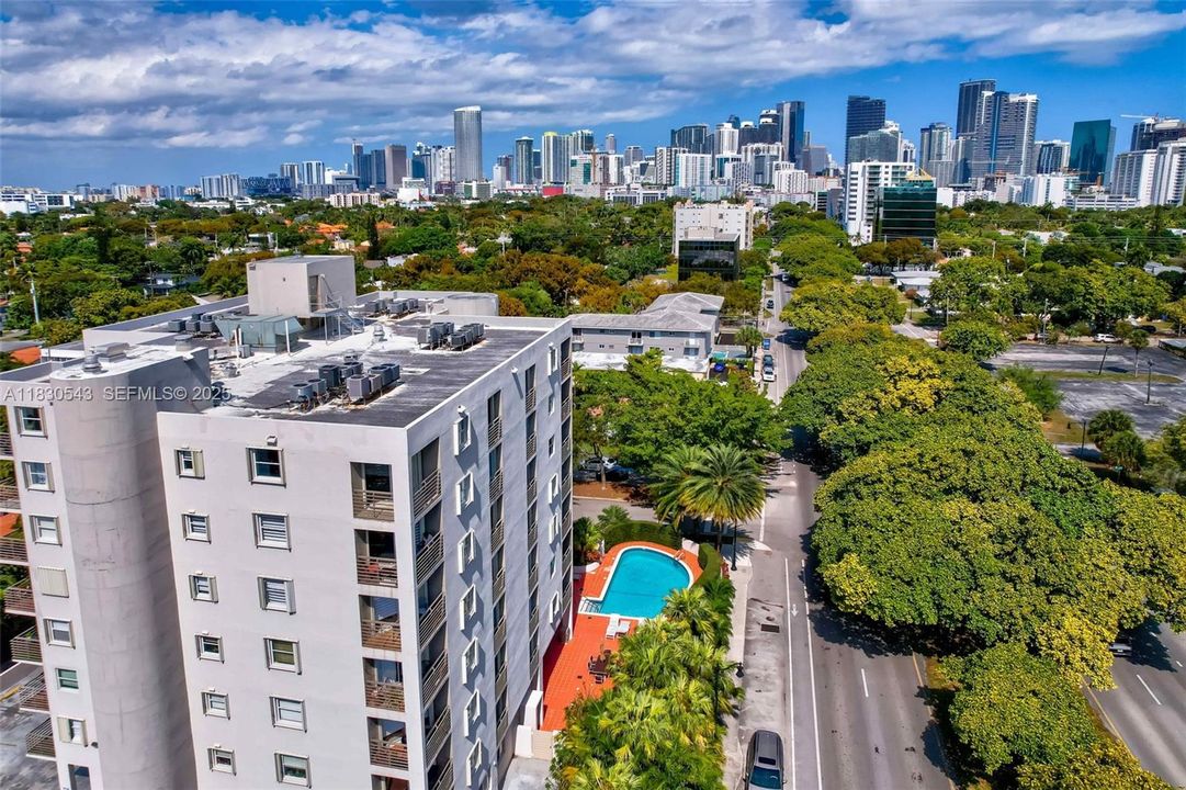 Recently Sold: $299,000 (1 beds, 1 baths, 715 Square Feet)