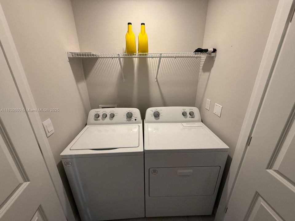 For Rent: $2,200 (4 beds, 2 baths, 1499 Square Feet)