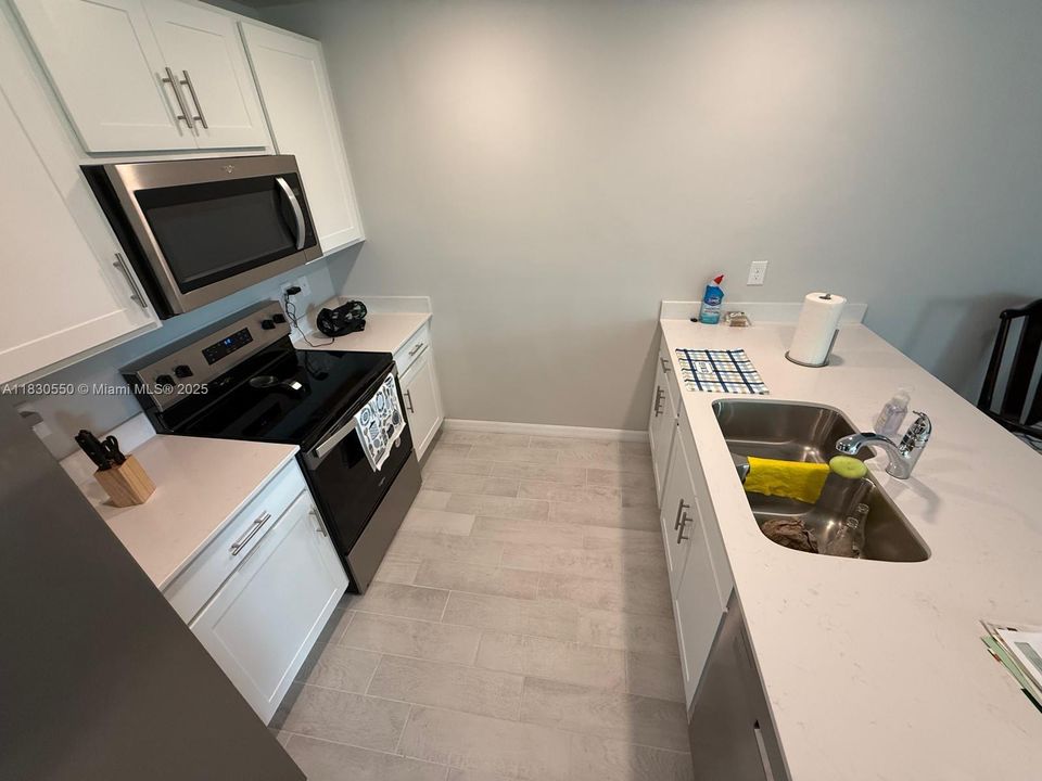 For Rent: $2,200 (4 beds, 2 baths, 1499 Square Feet)